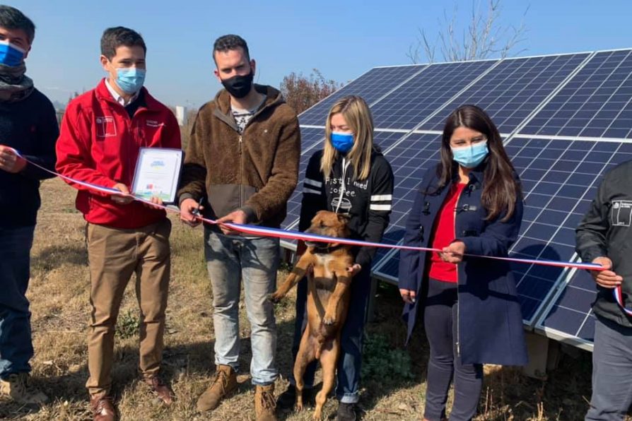 Delegada Provincial de Talagante en conjunto con el Seremi de Energía Gonzálo Méndez realizan entrega de Paneles Solares a emprendedores de Talagante tras ganar el concurso “Ponle Energia a Tu Pyme”