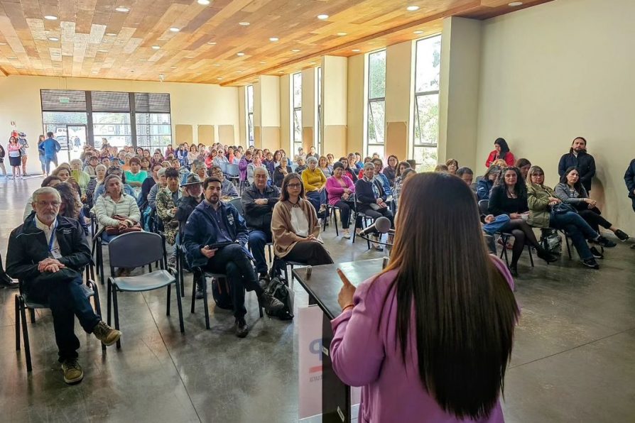 Autoridades y dirigentas agrícolas se dan cita para conmemorar el Día de la Mujer Rural en Talagante