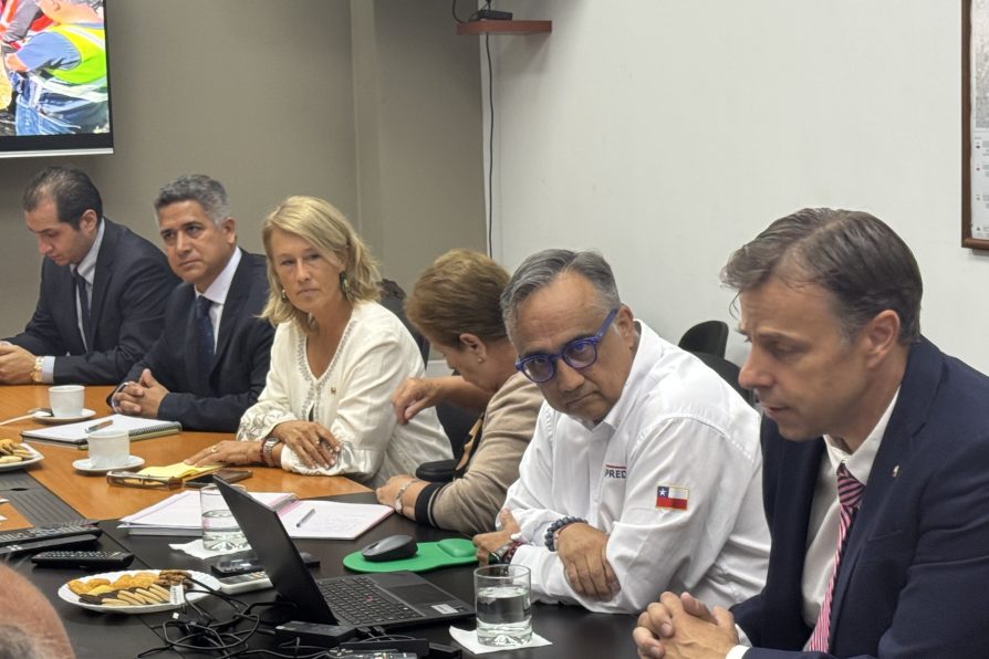Delegada Presidencial de Talagante participa en reunión de coordinación con SENAPRED