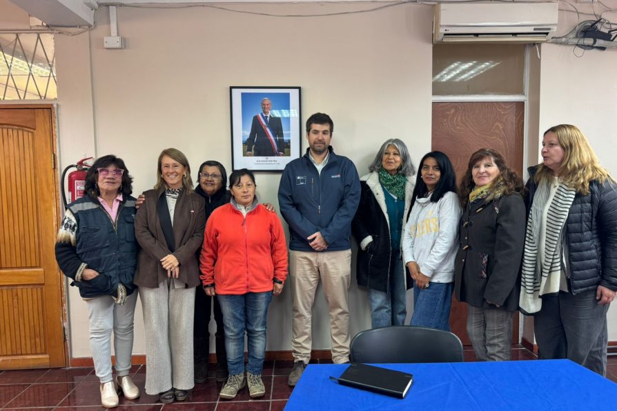 Delegada Presidencial Provincial se reúne con el SEREMI de Agricultura
