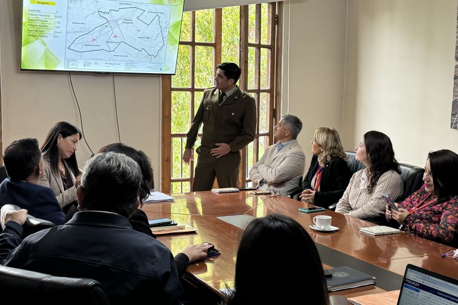 Autoridades y comunidad refuerzan trabajo conjunto en seguridad pública en Talagante