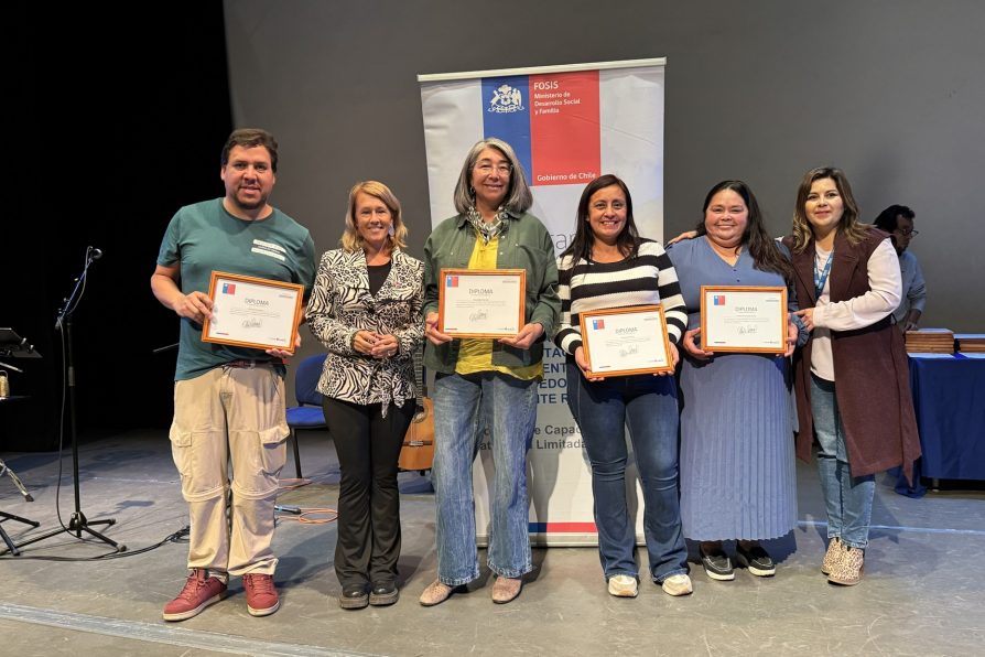 Certifican a emprendedores del programa Capital Semilla Emprende en Talagante