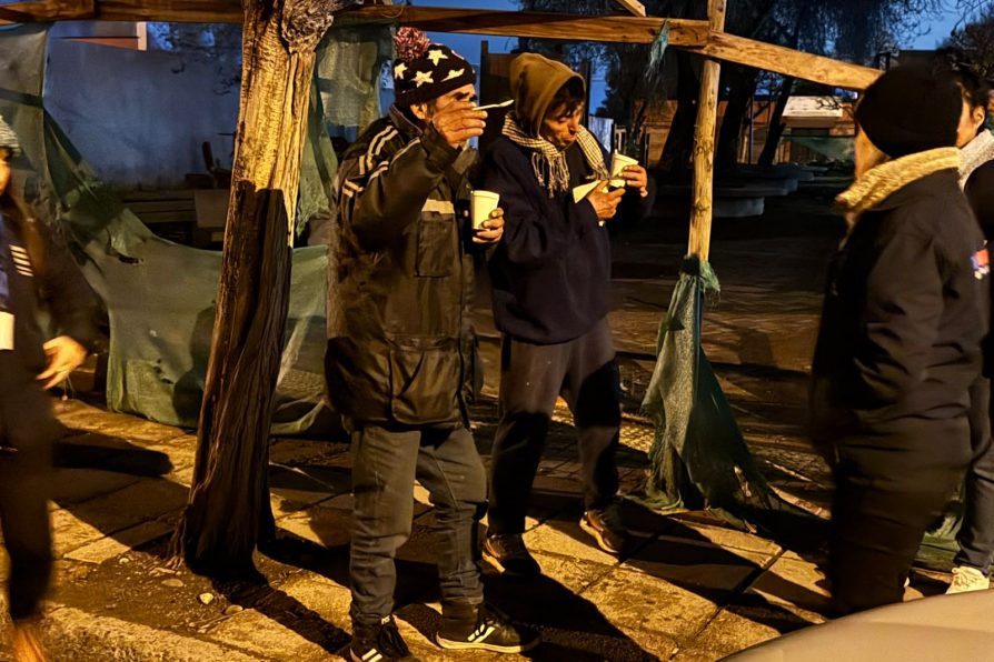 Delegación Presidencial Provincial realiza recorrido nocturno para apoyar a personas en situación de vulnerabilidad