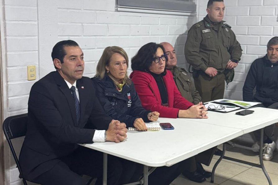 Delegada Presidencial Provincial encabeza reunión de seguridad pública con vecinos de Villa Talacanta