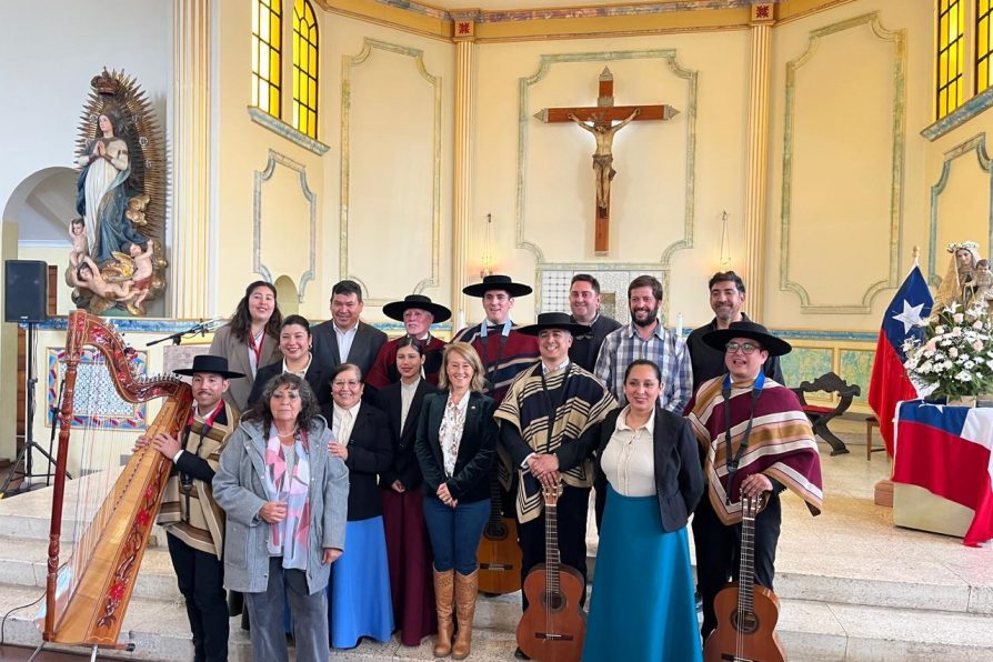 DELEGADA PRESIDENCIAL PARTICIPÓ EN TRADICIONAL MISA A LA CHILENA EN TALAGANTE