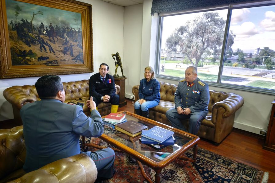 Delegada Presidencial y SEREMI de Seguridad Pública saludaron a FAMAE por sus 215 años de trayectoria